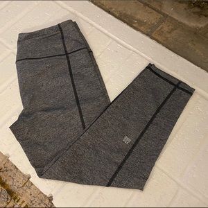 VS Sport Grey Cropped Leggings